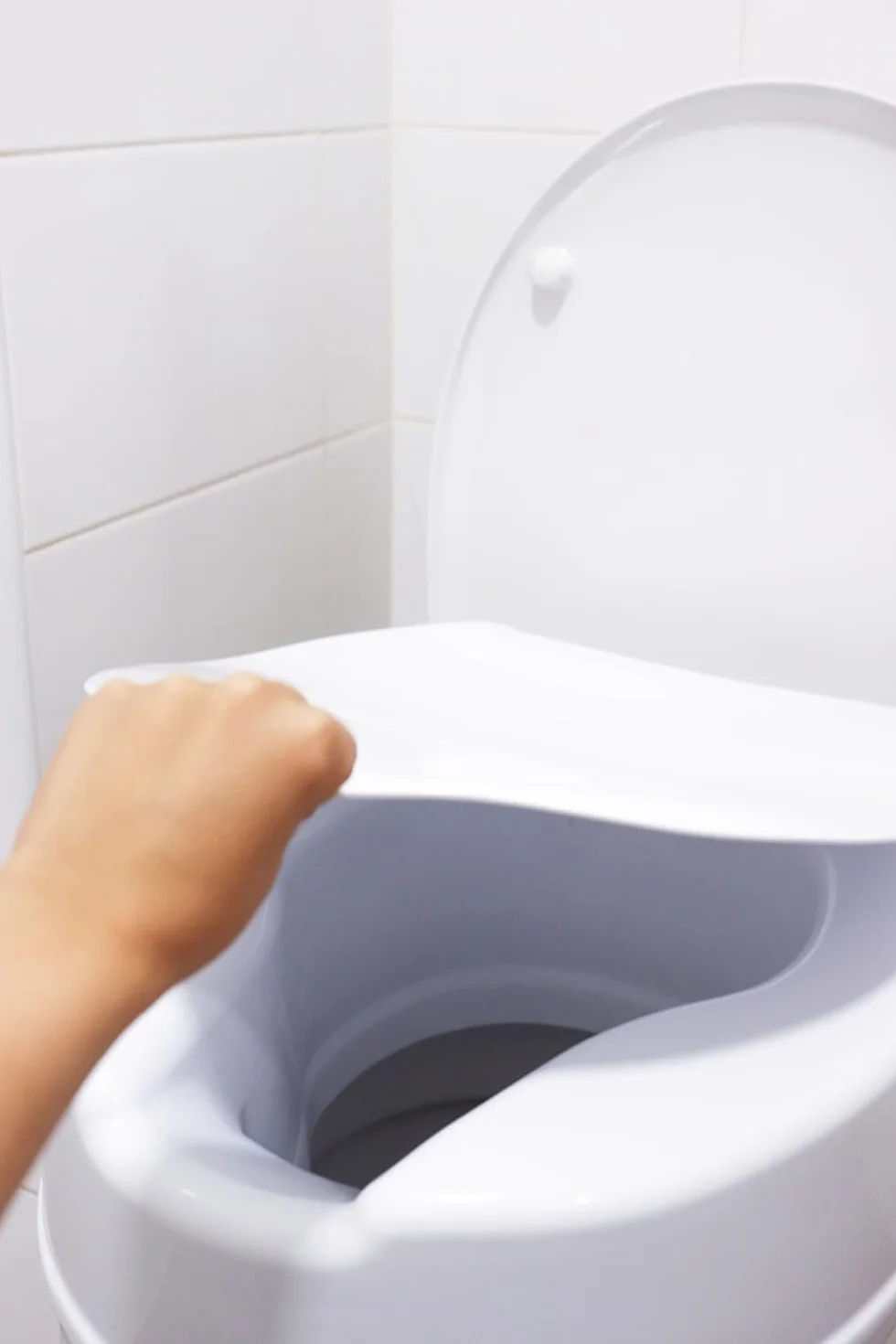 PEPE Mobility Podwyższona deska sedesowa z pokrywką, 4 cale (10 cm), podwyższona deska sedesowa dla osób niepełnosprawnych i starszych