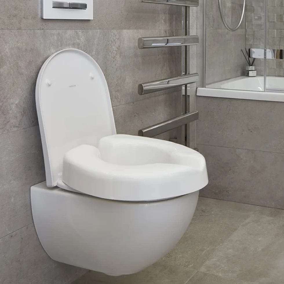 NRS Healthcare F25145 Novelle Clip-On deska sedesowa, biała